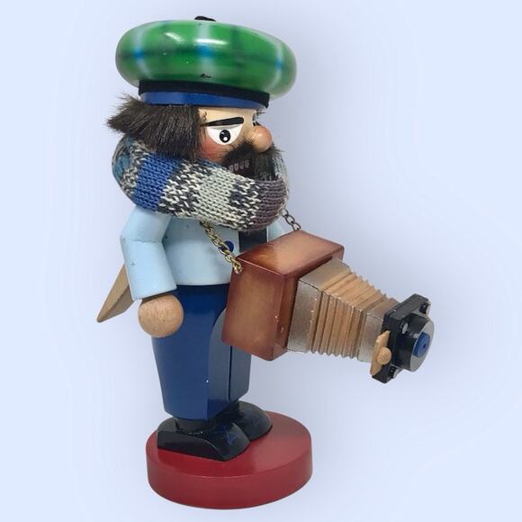 Steinbach Wooden Nutcracker Chubby Photographer Hand-Painted Christmas S1319 - Picture 3 of 12